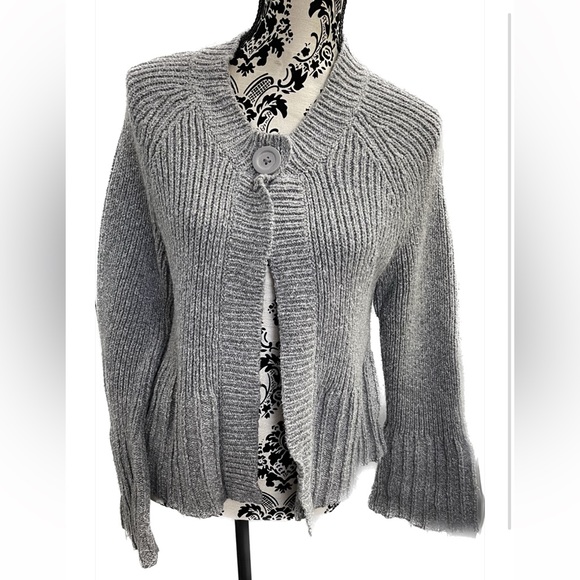 Sweaters - ⛷️Gray Sweater Flare Sleeves Size XL